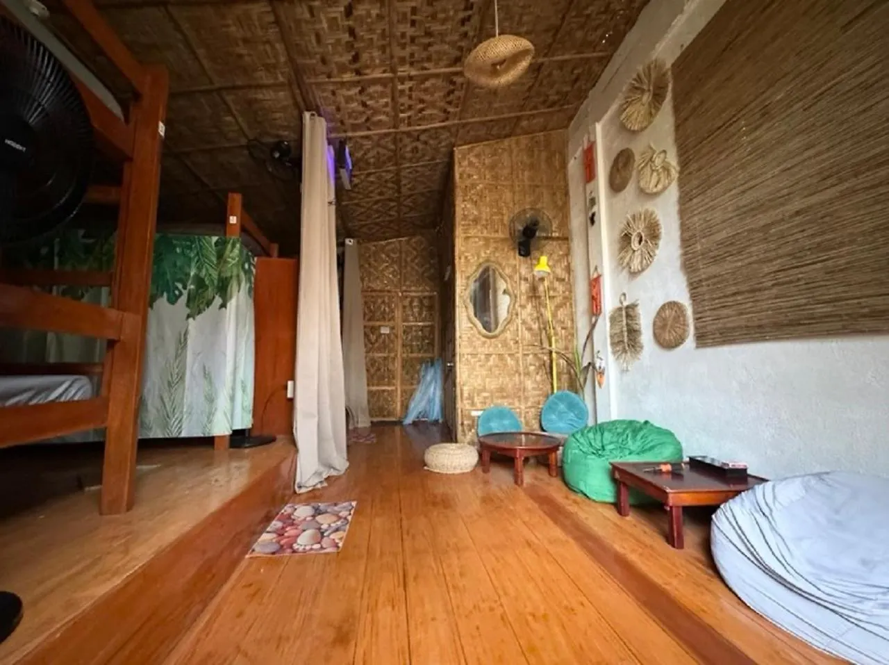 Nautilus Hostel & Hammocks Panglao